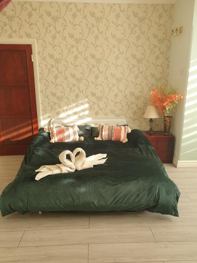 Beautiful Double En-Suite Room, Separate Entrance, Ilford, Central Line Gants Hill, Free Parking Exteriör bild
