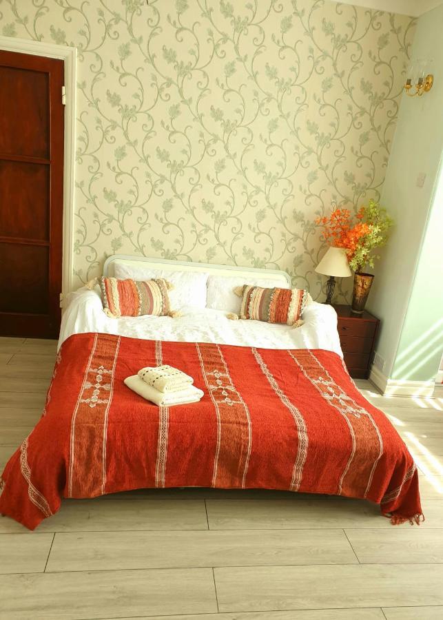 Beautiful Double En-Suite Room, Separate Entrance, Ilford, Central Line Gants Hill, Free Parking Exteriör bild